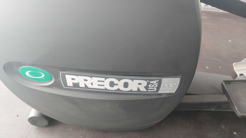 Maquina de ginasio ginastica profissional Precor EFX 546