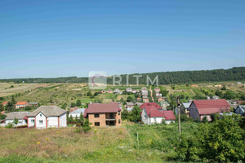 Будинок 200 м2  за вул. Топольна (м. Бережани)