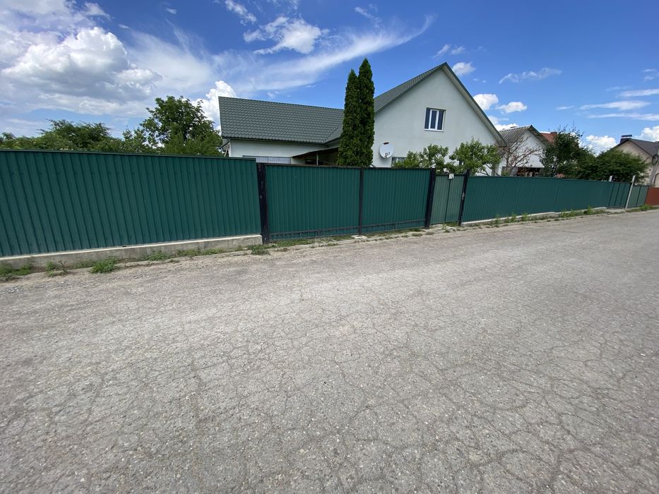 Продаж будинку