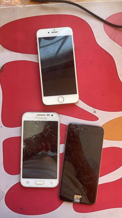 2 Iphones + 1 samsung + 1 tablet