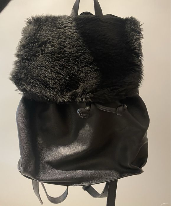 Carteira mochila da Zara com pêlo