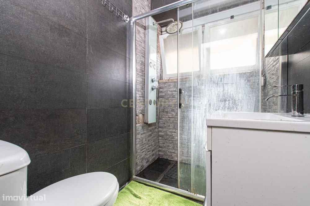 Apartamento T2 remodelado (Penha de França) -  (PROPOSTAS MULTIPLAS)