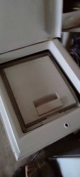 Продам вертикальну стиральну машину Whirlpool AWG 671 під ремонт або з