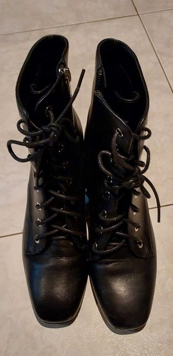 Botas de senhora.