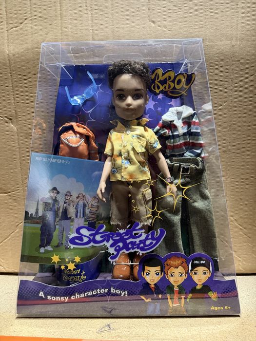 Lote de +3000 brinquedos e peluches