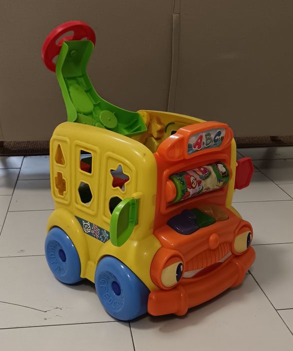 Carrinho didático com várias atividades