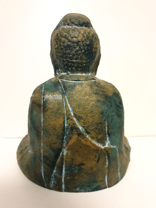 Antiga escultura de Buda japonês em ferro de fundição pintado + dourad