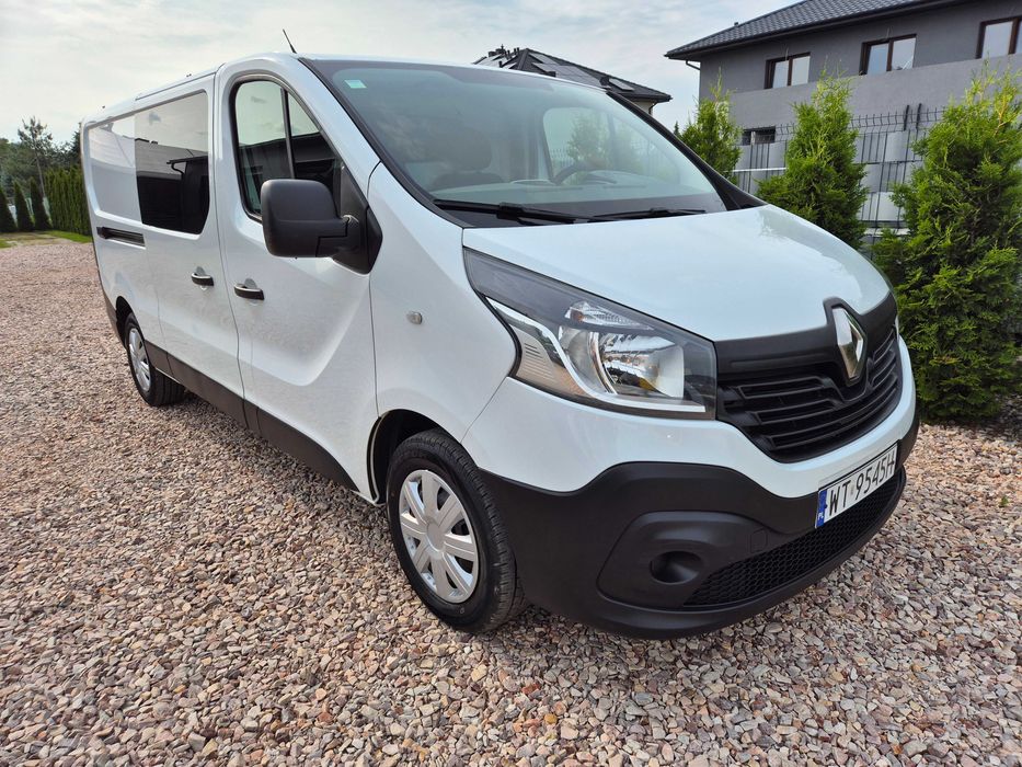 Wypożyczalnia busów wynajem samochodów dostawczych oraz 6-9 osobowych