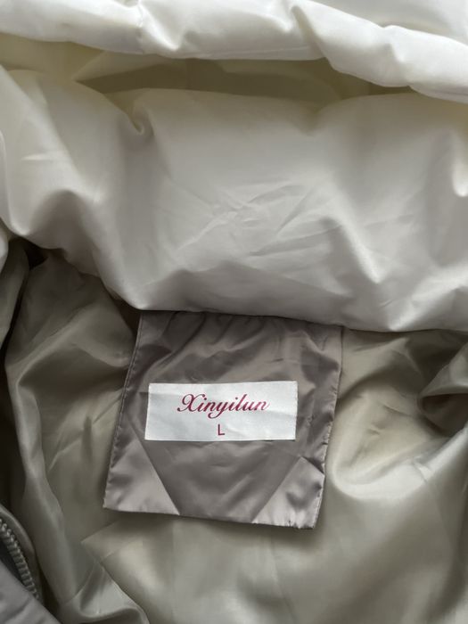 Женская короткая утеплённая куртка