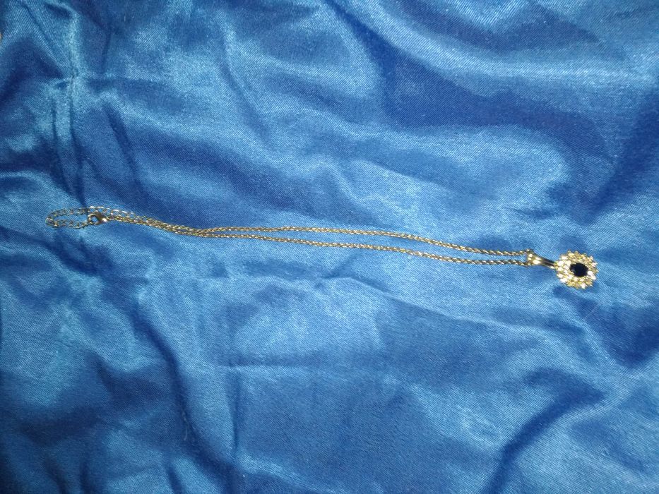 Naszyjnik  wisiorek Avon