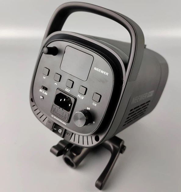 Двоколірне студійне світло NEEWER CB60B Black