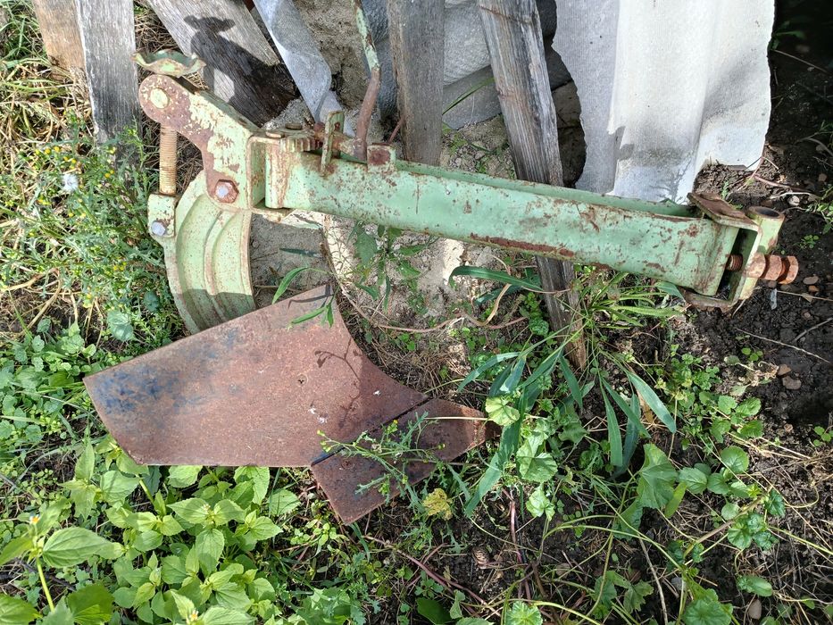 Мотоблок Зубр 8к.с з причепом, фрезою та плужком