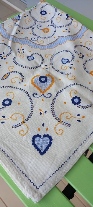 Toalha motivo bordado Viana do Castelo, 90 × 87 cm