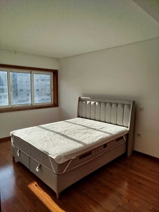 Cama com maleiro 1,60x2,00m