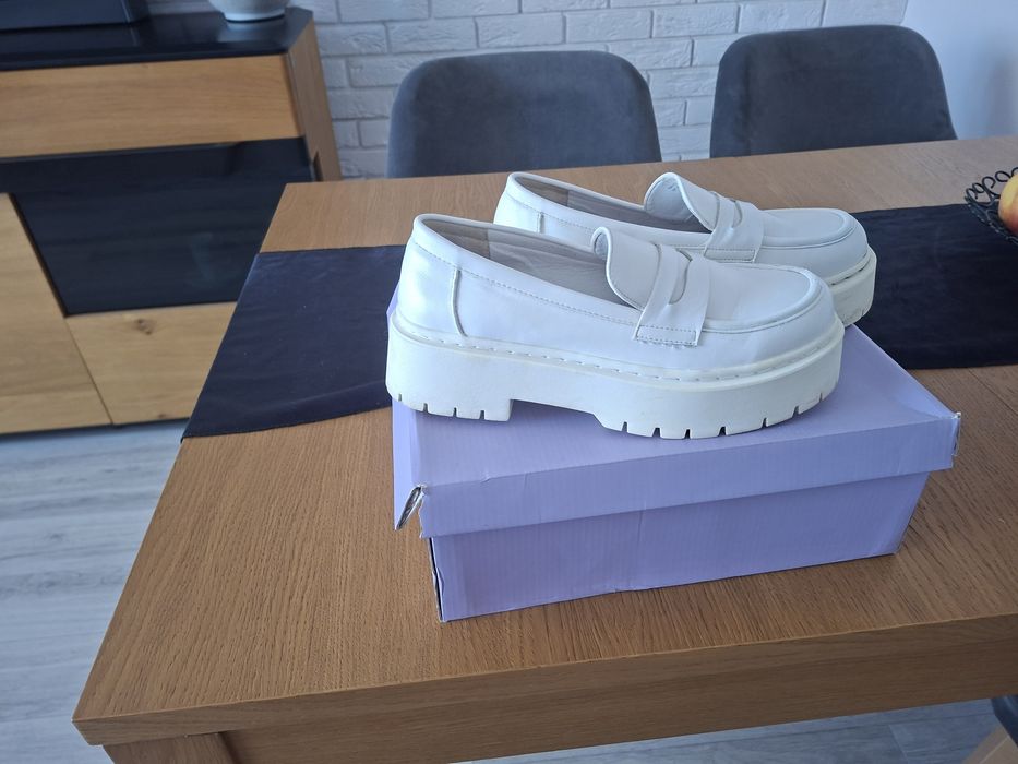 Buty  połbuty 39