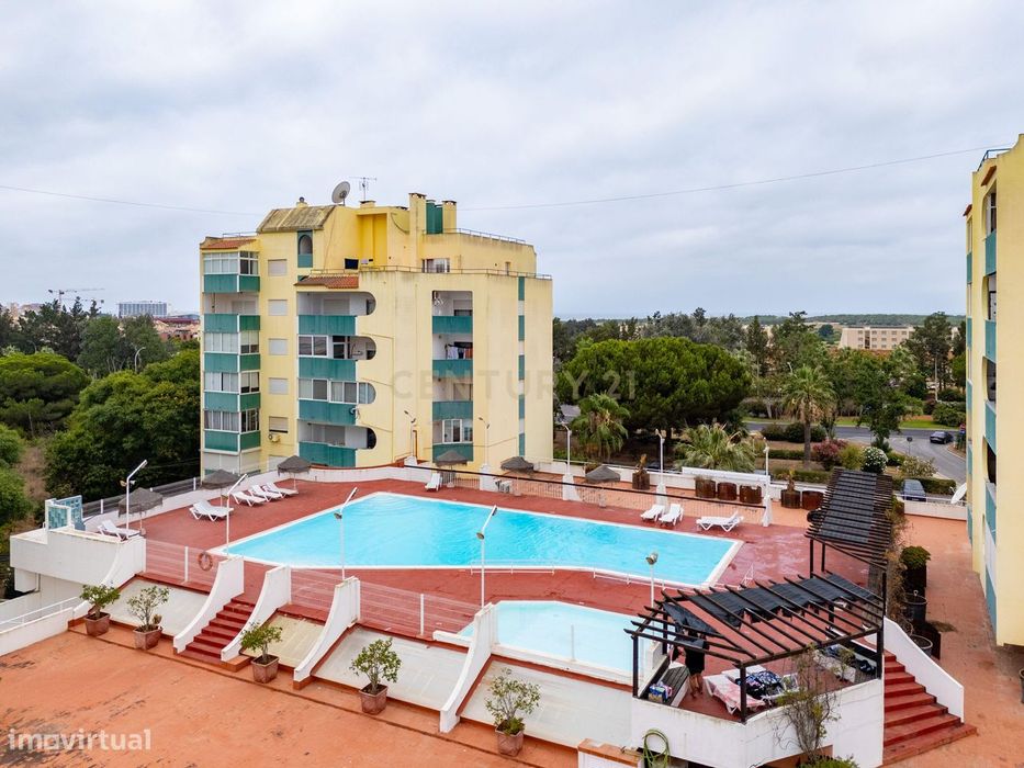 Apartamento T1 com varandas e vista mar no Parque das Amendoeiras — Vi