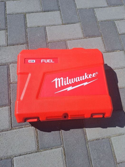 1300Nm!!! Акумуляторний гайковерт Milwaukee Гайковерт акумуляторний Milwaukee на 1300Nm
