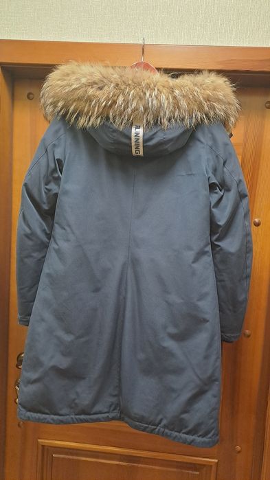 Продам женскую парку Running River