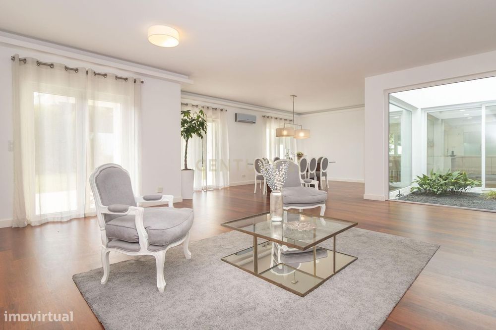 Moradia T6 independente em Barcarena - Qualidade e sofisticação numa s