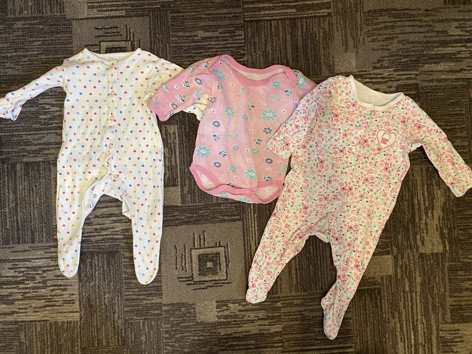 Віддам речі для дівчинки 3міс, 6міс