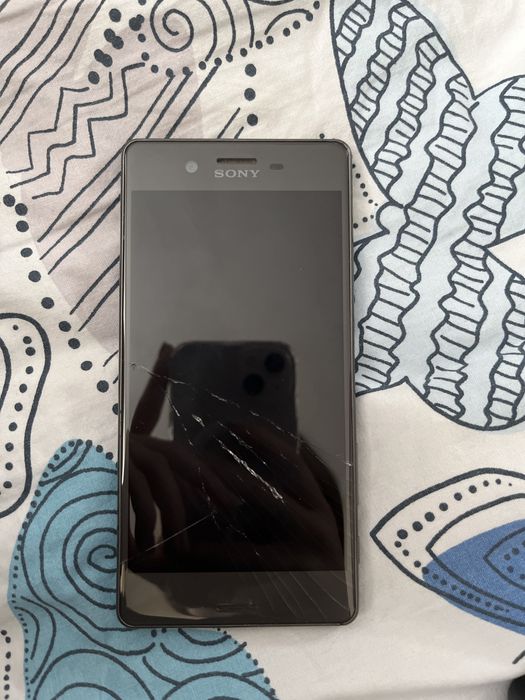 продам телефон Sony Xperia X