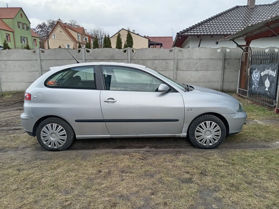 Seat Ibiza 1,4 16V  2005r