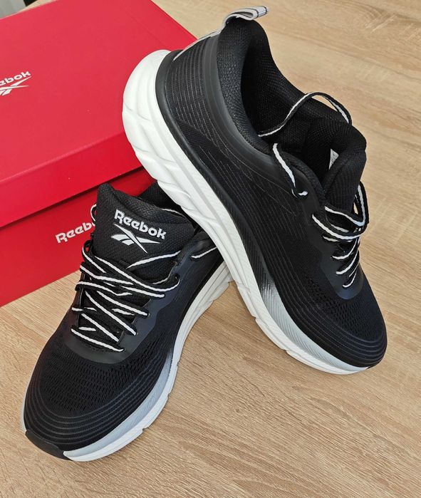 Buty męskie czarne REEBOK ROAD STRIDER rozm. 42