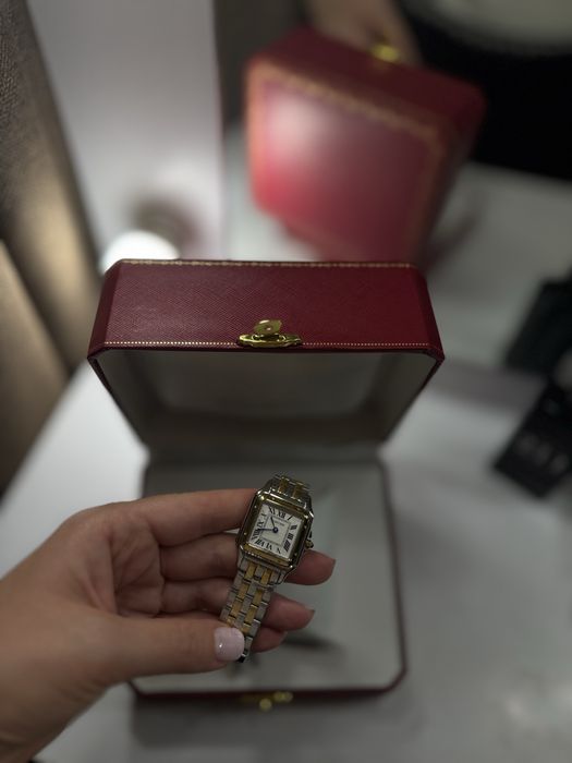 Часы женские Cartier 27  мм Кварцевые
