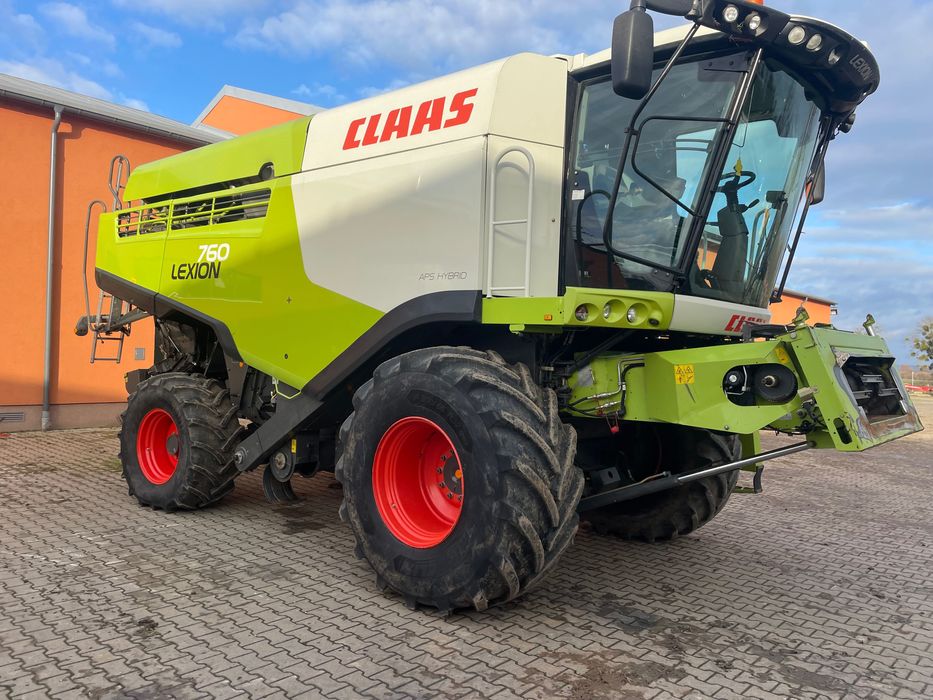 Kombajn zbożowy claas Lexion 760  bardzo dobry stan