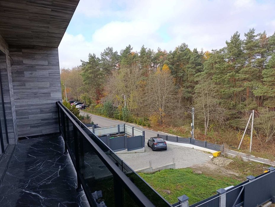 Продається сучасний котедж у с. Поршна з ремонтом