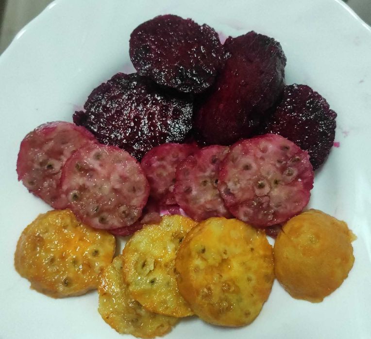 Figo da india laranja, verde e roxo