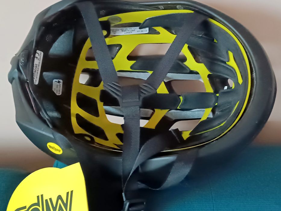 Nowy kask Specialized Airnet z MIPS