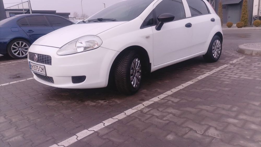 Продам Fiat Grand Punto  2009 1.4 бензин
