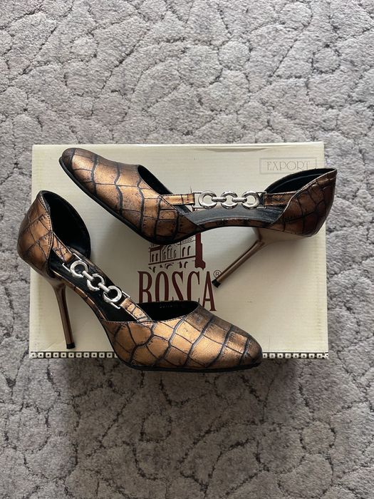 Женские туфли, босоножки.