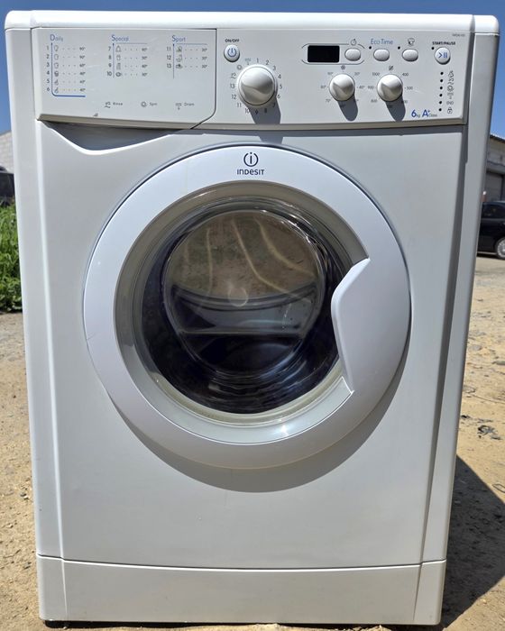 Продам стиральную машинку Indesit