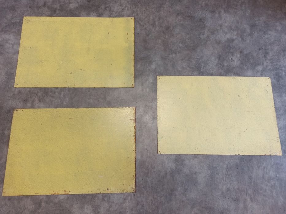 Stare metalowe tablice PRL