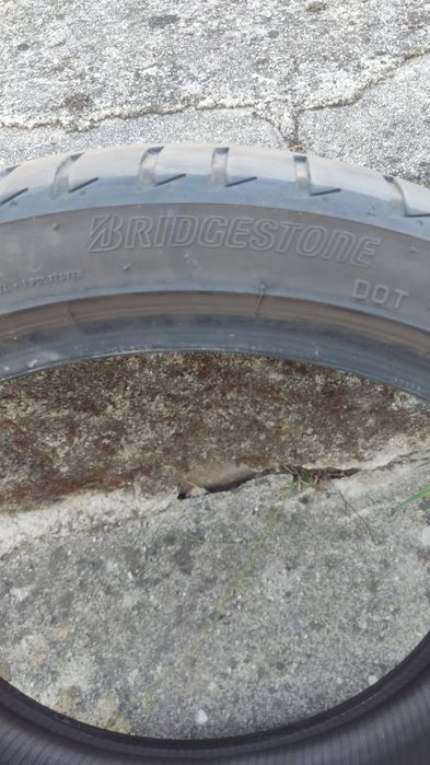 Vende-se pneus Bridgestone 215/40R18