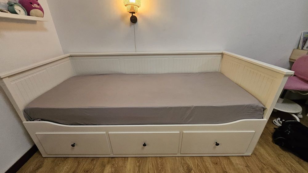 Cama dupla com gavetas
