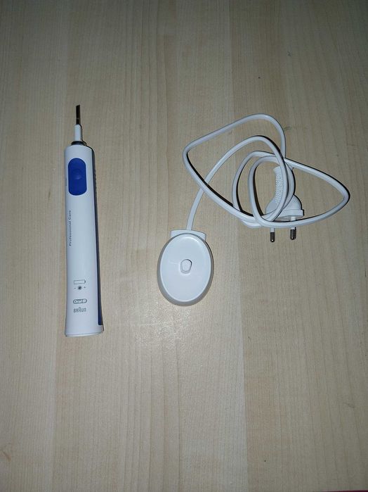 Máquina Escova de Dentes Elétrica Oral-B Pro 600 Sensi UltraThin