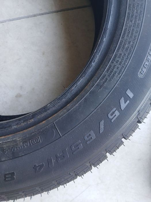 2 pneus 175 65 r14 Esa Tecar