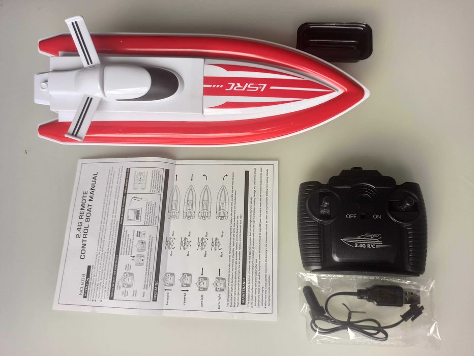 Barco telecomandado com bolsa