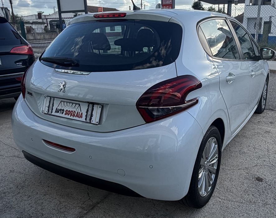 Peugeot 208 1.2 PureTech Signature