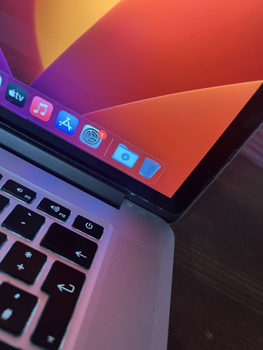 Продам MacBook в хорошому стані