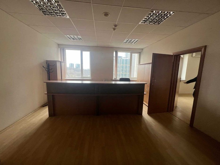 Оренда офісу 1500 м2., фасад, з меблями, Печерськ, метро Звіринецька