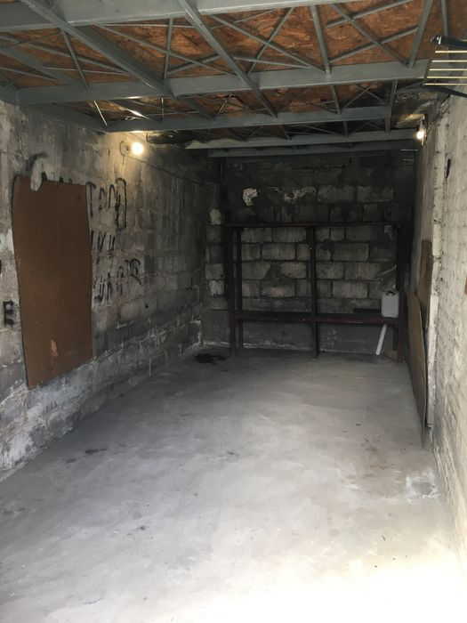 Гараж у центрі район АТБ (ринок)