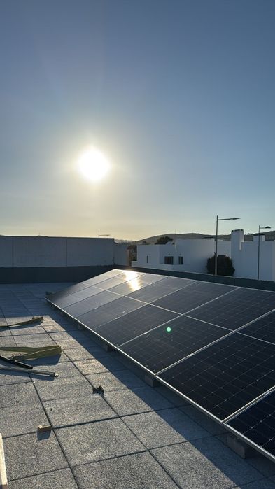 Fazemos instalações de painéis solares para autoconsumo.