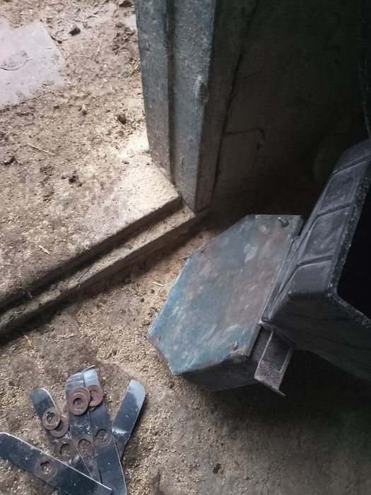 Зернодробилка з ножами