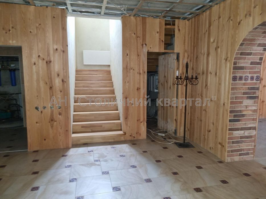 Продаж заміського житлового комплексу VIP-класу в с.Бобриця.