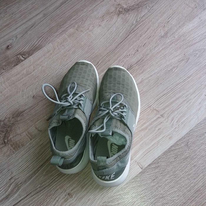 damskie buty sportowe Nike