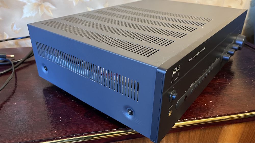 NAD C 352 Підсилювач